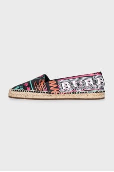 Espadrilles in a bright print