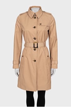 Beige single-breasted trench coat
