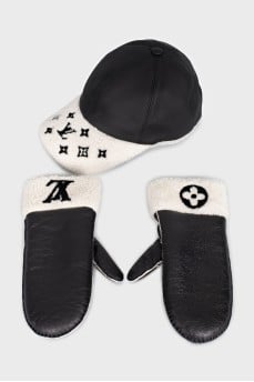 Sheepskin cap and glove set