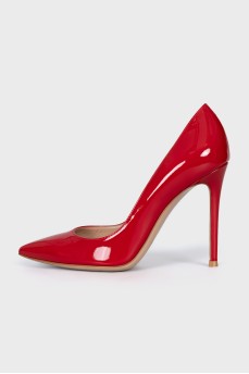 Red patent leather pumps