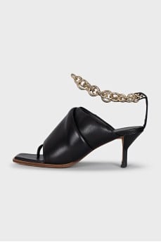 Leather sandals with a gold chain