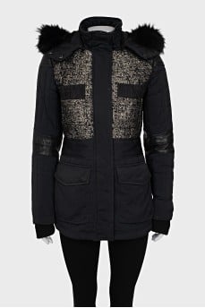 Fitted jacket decorated with fur