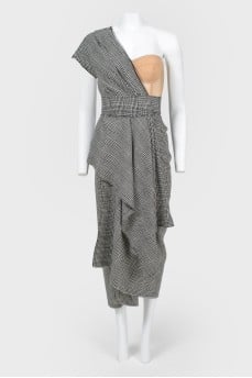 Dress with a multi -tier skirt and a corset with a tag