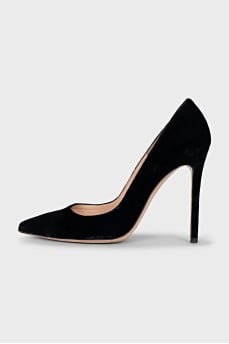 Black velvet pumps