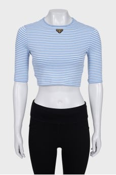 Cropped, fitted T-shirt