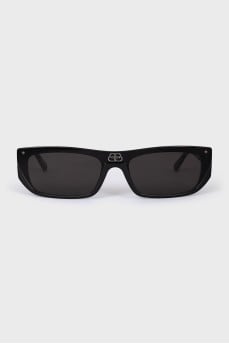 Rectangular sunglasses with logo