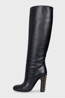Leather boots with studded heels