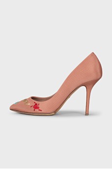 Textile pumps with embroidery