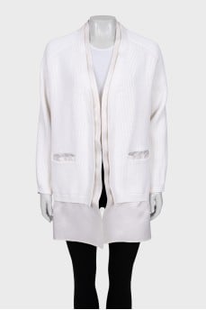 Білий кардиган фасону oversize