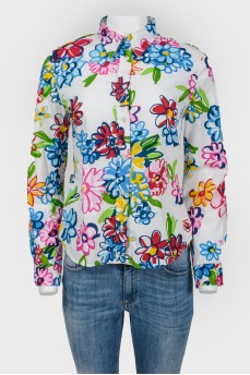 Women's shirt with a bright pattern