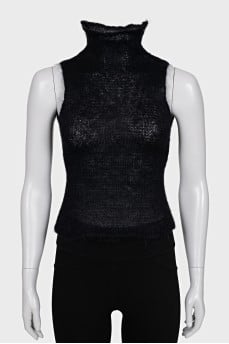Knitted top with a collar