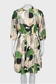 Fitted dress with printed buttons and tag