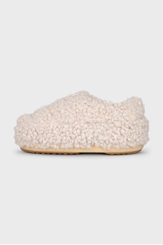 Fur shoes