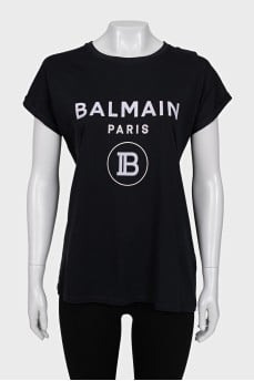 Straight T-shirt with contrasting logo