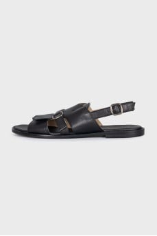 Leather sandals with adjustable buckle