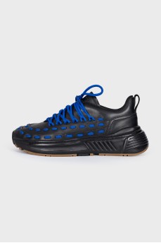 Men's sneakers with contrasting laces
