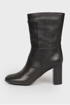 Block heel boots with stitching