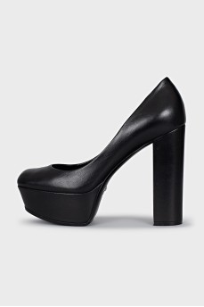 Leather platform heeled shoes