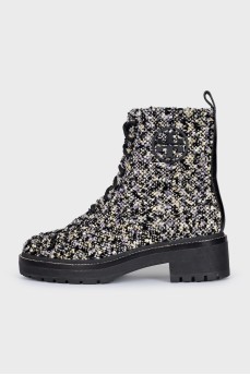 Textile boots with laces and a zipper