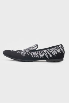 Men's loafers with gray embroidery