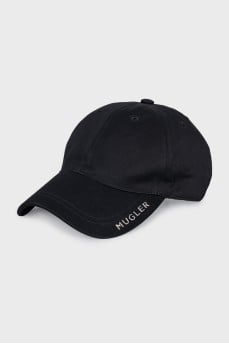 Cap with silver logo