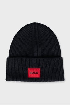 Men's black hat with a red logo