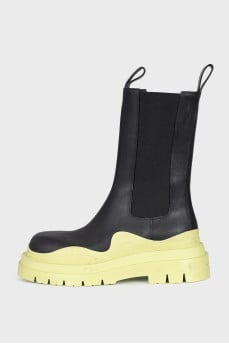 Leather boots with contrasting soles