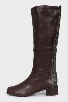Leather boots with contrasting insert