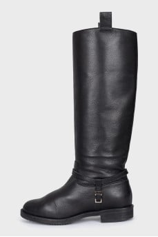 Leather boots insulated with fur