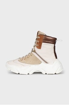 Leather boots with contrasting inserts