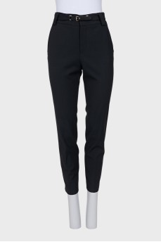 Tapered trousers with a belt