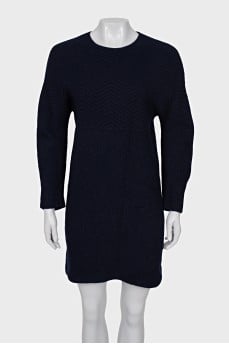 Straight wool dress with long sleeves