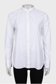 White shirt with a decorated collar