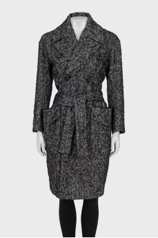 Fitted coat with patch pockets