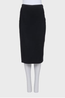 Black midi skirt