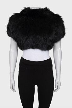 Short cape with fox fur