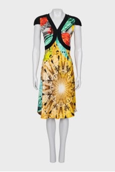 Silk dress with a printed V-neck