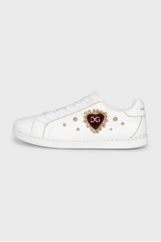 Leather sneakers with a branded patch