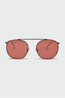 Sunglasses with colored lenses