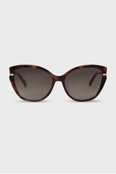 Sunglasses with gradient lenses