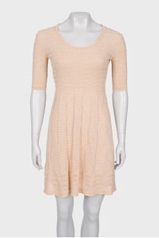 Beige dress with short sleeves