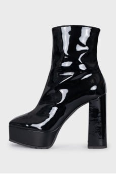 Patent leather ankle boots with high platform