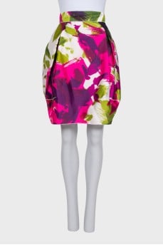Silk skirt with a zipper and a bright print