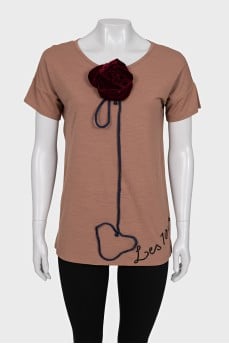 T-shirt with a massive flower