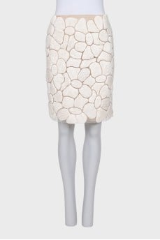 White skirt with a voluminous floral print