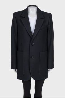 Straight coat with patch pockets