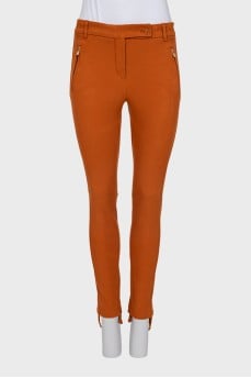 Skinny jeans with stirrups