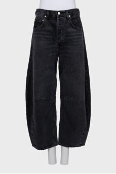 Balloon-fit jeans