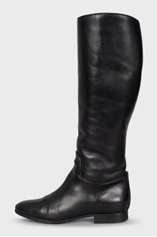 Leather boots with round toes