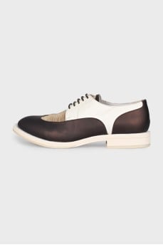 Men's leather brogues with tag